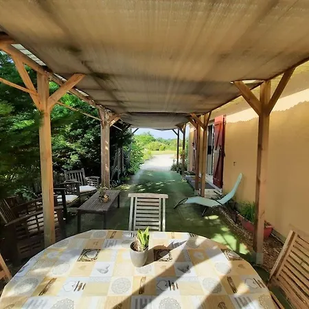 Апартаменты Ravissant T2, Cl 3 Etoiles, 3 Pers Et 1 Enf , 3 Lits, Parking Et Patio Saint-Sever (Landes)