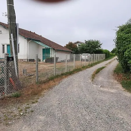 Ravissant T2, Cl 3 Etoiles, 3 Pers Et 1 Enf , 3 Lits, Parking Et Patio Saint-Sever (Landes)