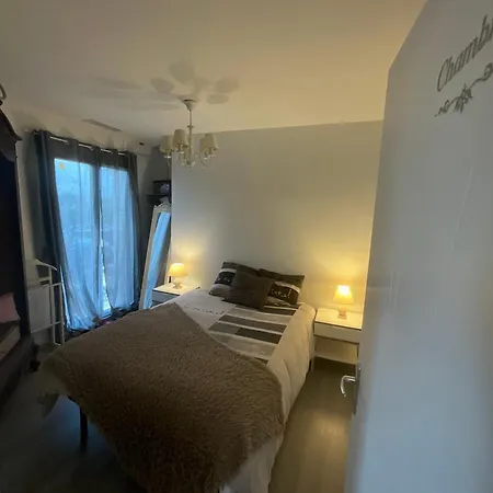 Ravissant T2, Cl 3 Etoiles, 3 Pers Et 1 Enf , 3 Lits, Parking Et Patio *